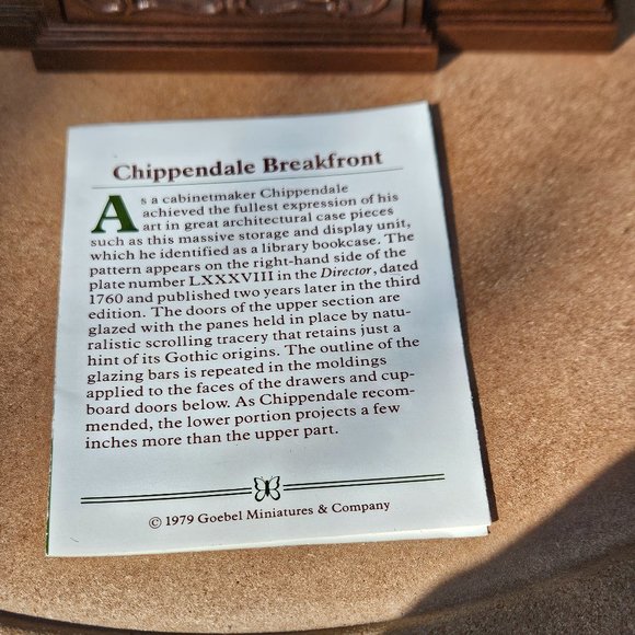 Chippendale Goebel Breakfront Cabinet 1:12 Scale - Picture 10 of 13